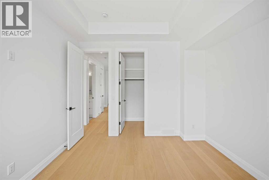 1529 18 Avenue NW — photo 41