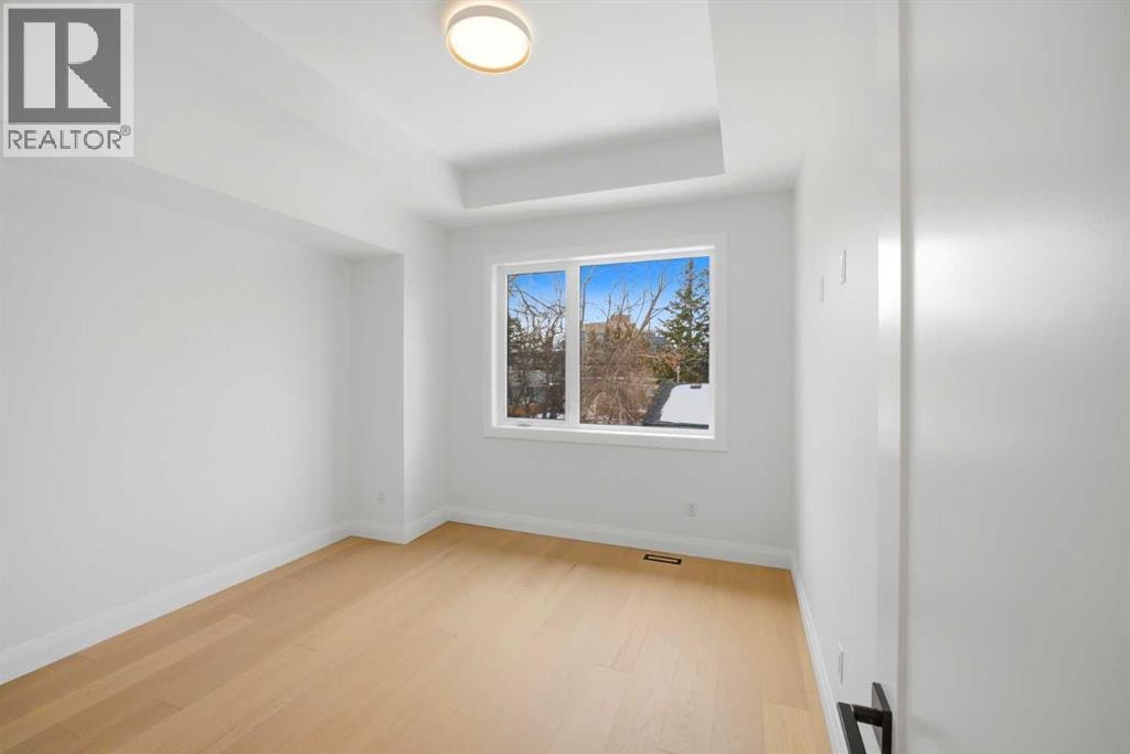 1529 18 Avenue NW — photo 40