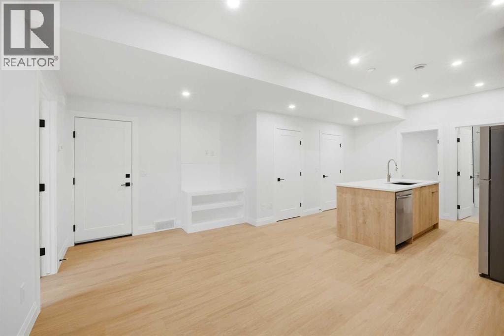 1529 18 Avenue NW — photo 46