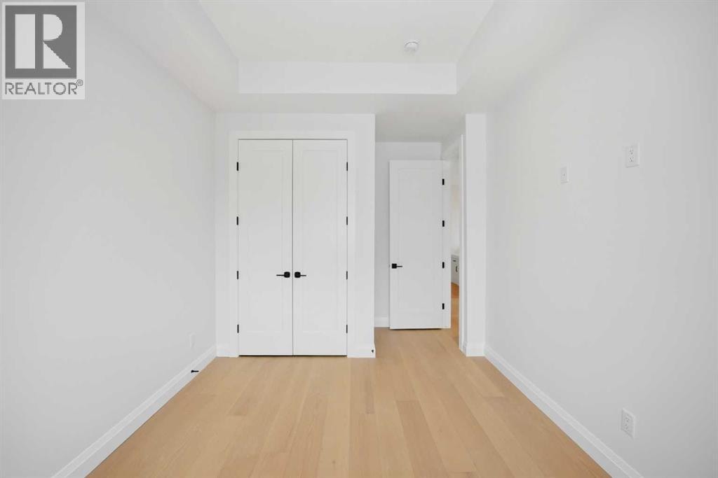1529 18 Avenue NW — photo 44