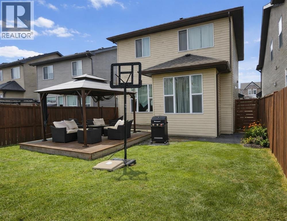 1580 New Brighton Drive SE — photo 2