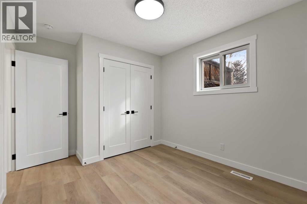 2031 24 Avenue NE — photo 23