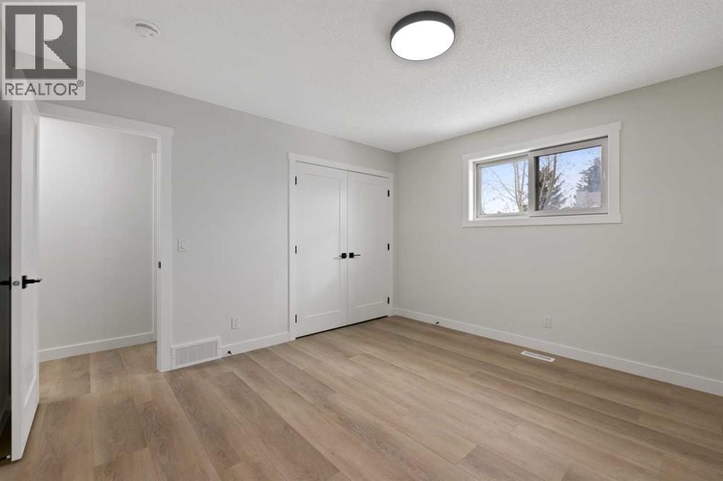 2031 24 Avenue NE — photo 22