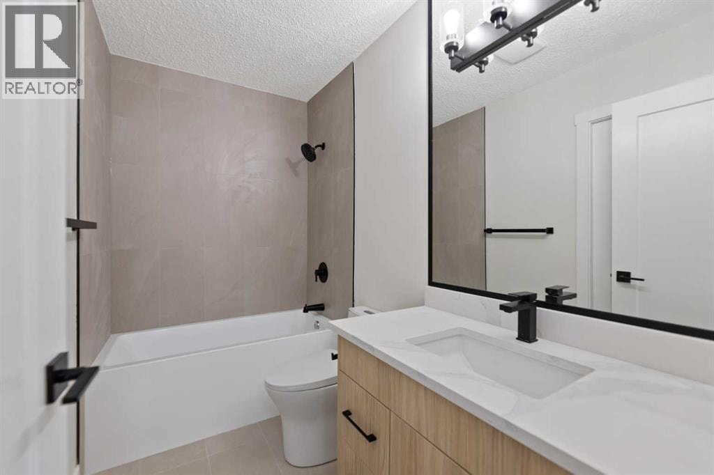 2031 24 Avenue NE — photo 10