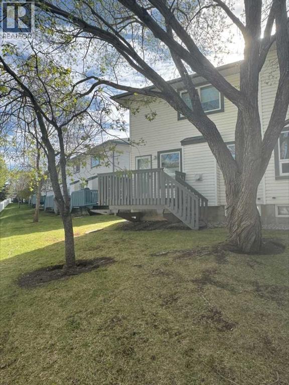 402 Citadel Heights NW — photo 2