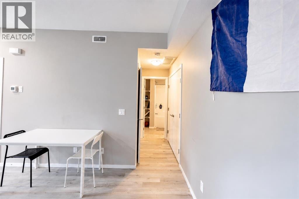 102, 130 Redstone Walk NE — photo 8