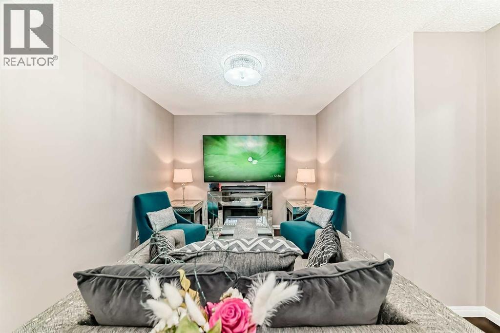 127 Windford Gardens SW — photo 4