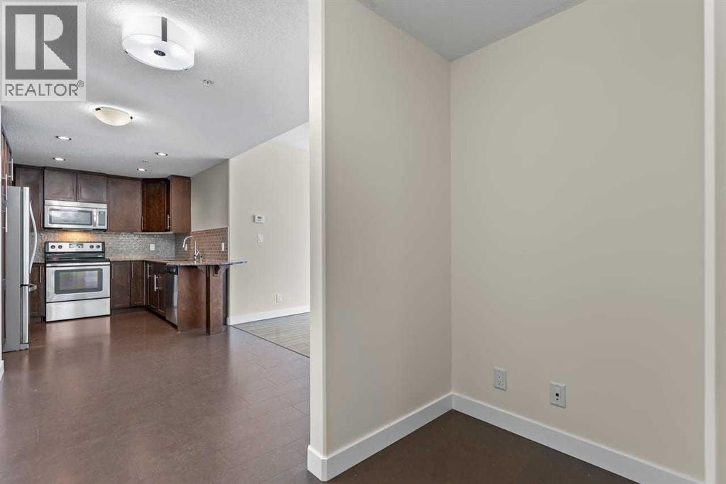 310, 16 Varsity Estates Circle NW — photo 26