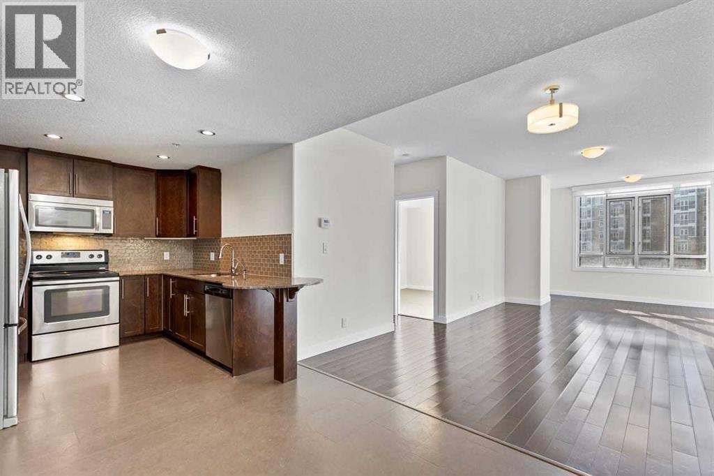 310, 16 Varsity Estates Circle NW — photo 18