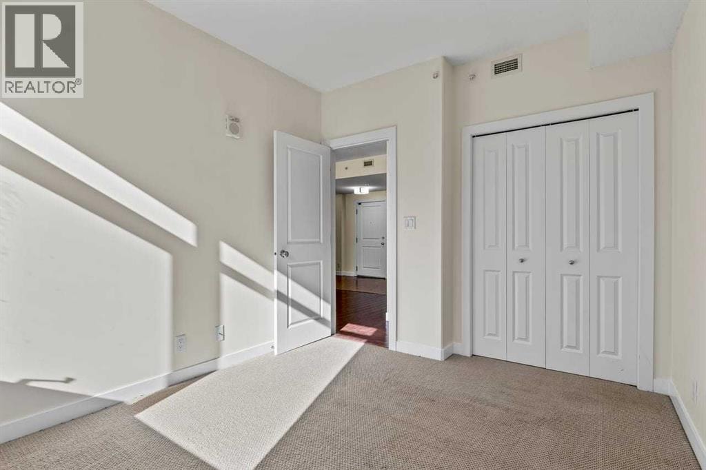 310, 16 Varsity Estates Circle NW — photo 15