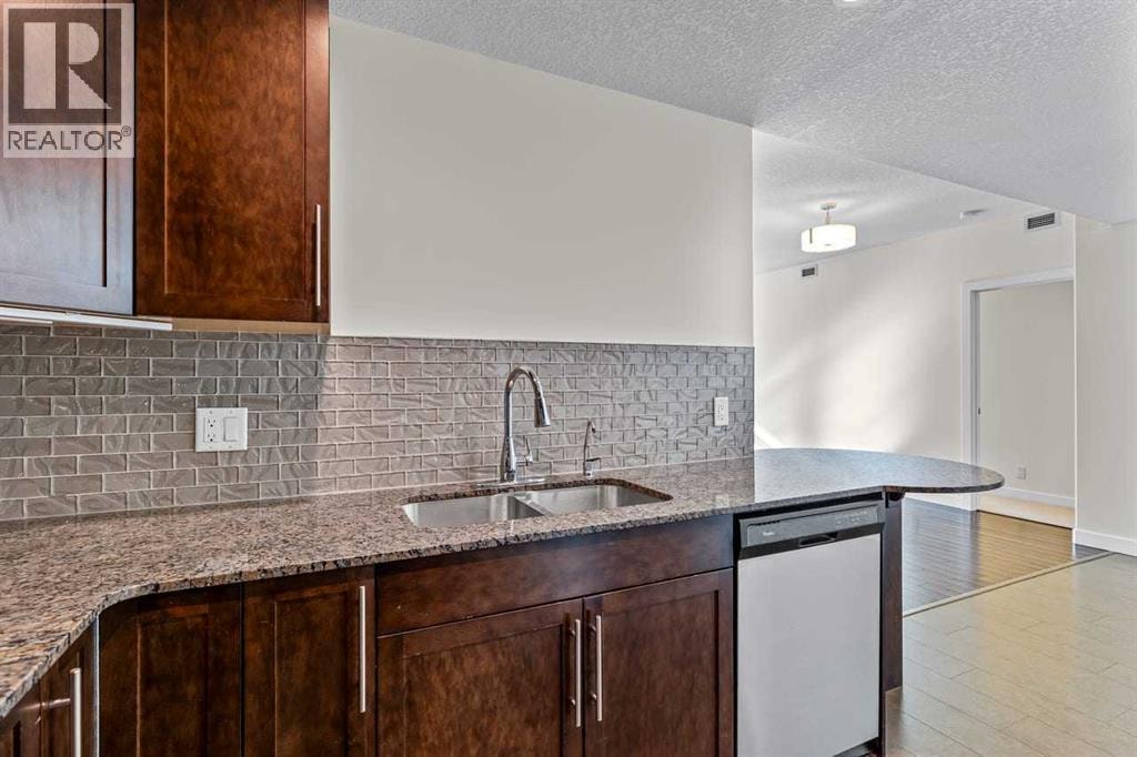 310, 16 Varsity Estates Circle NW — photo 22
