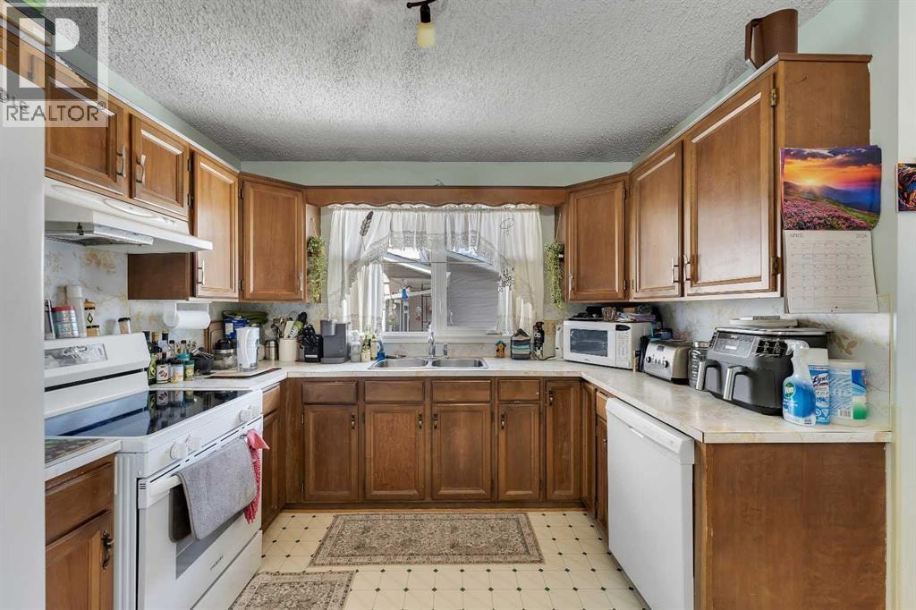 1003 Berkley Drive NW — photo 11
