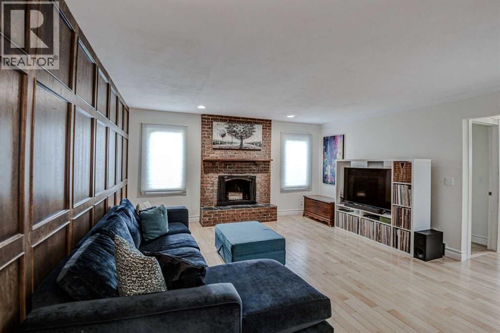 8116 33 Avenue NW — photo 19