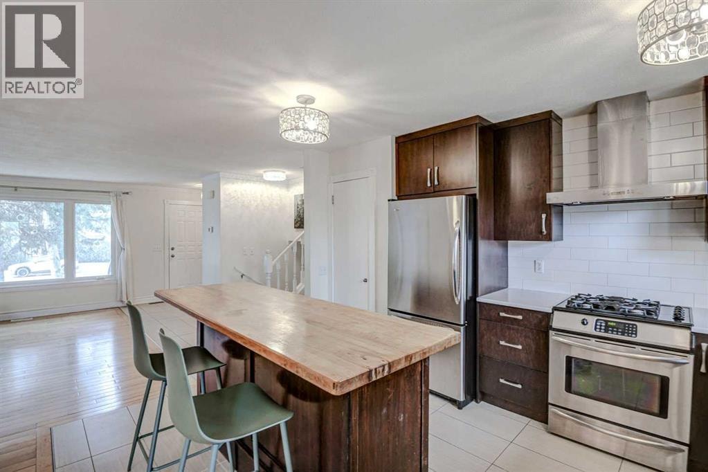 8116 33 Avenue NW — photo 10