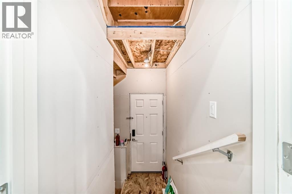 226 chelsea Heath — photo 42