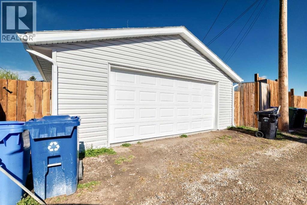 1508 45 Street SE — photo 44