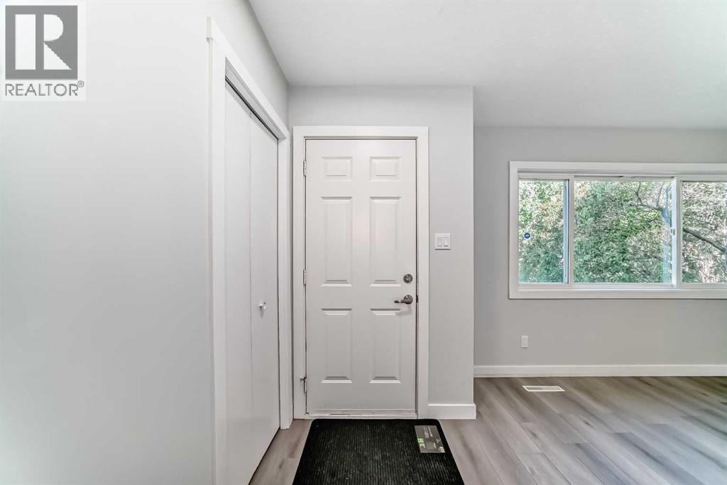 1508 45 Street SE — photo 3