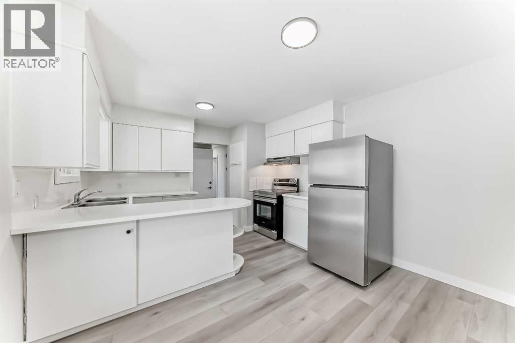 1508 45 Street SE — photo 8