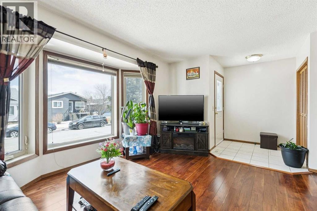 156 Falshire Close NE — photo 8