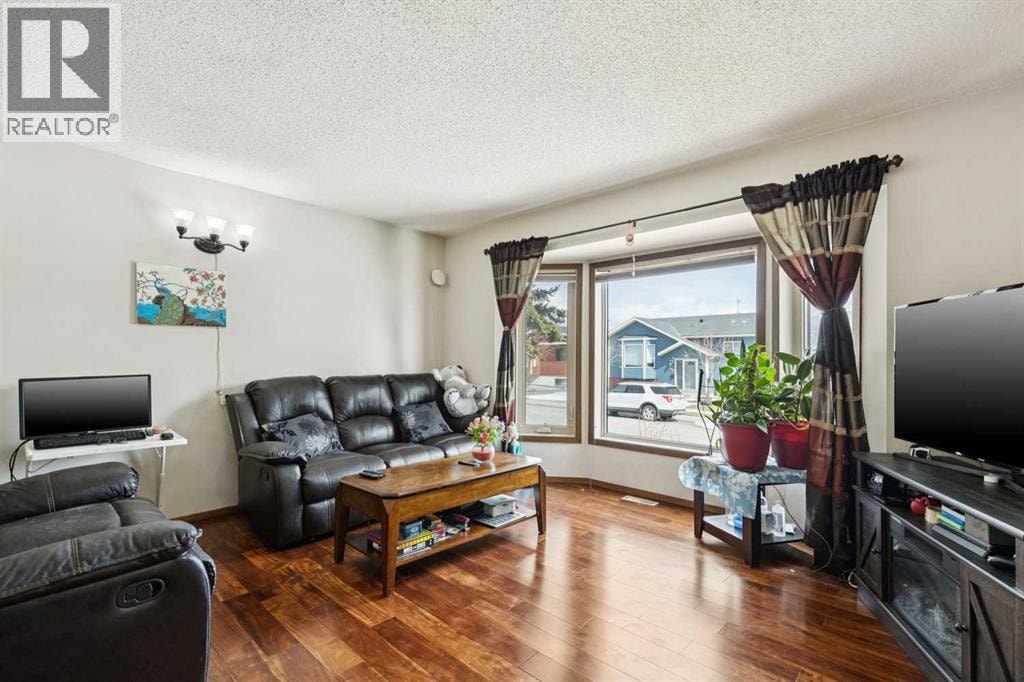 156 Falshire Close NE — photo 6