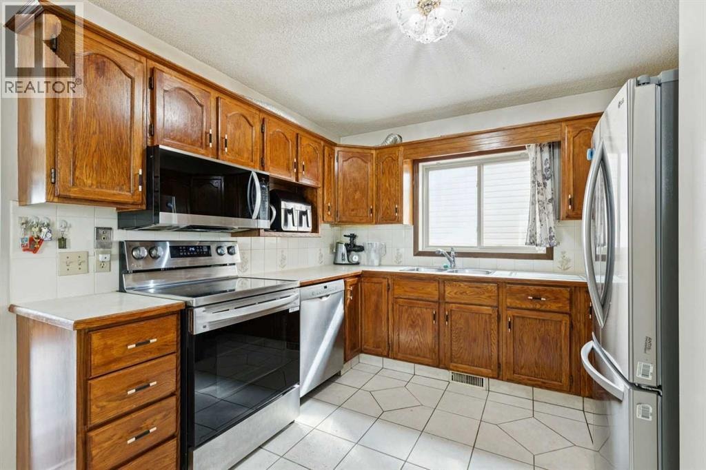 156 Falshire Close NE — photo 12