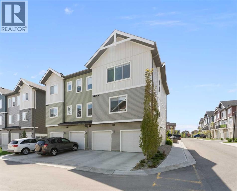 401, 24 Rivercrest Drive — photo 2