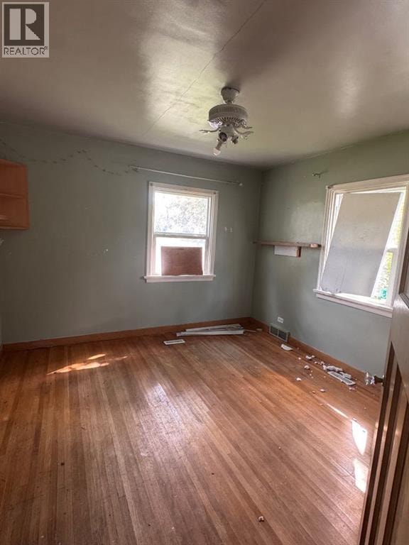 458 34 Avenue NW — photo 6