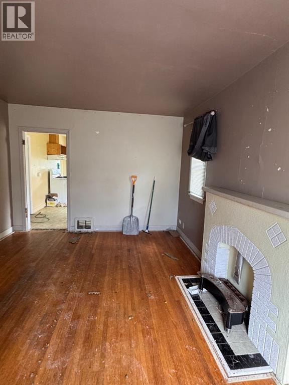 458 34 Avenue NW — photo 3