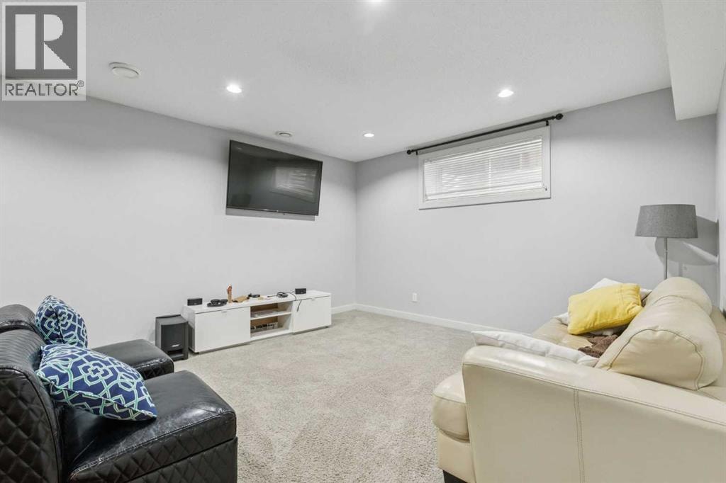 325 Evanspark Gardens NW — photo 23