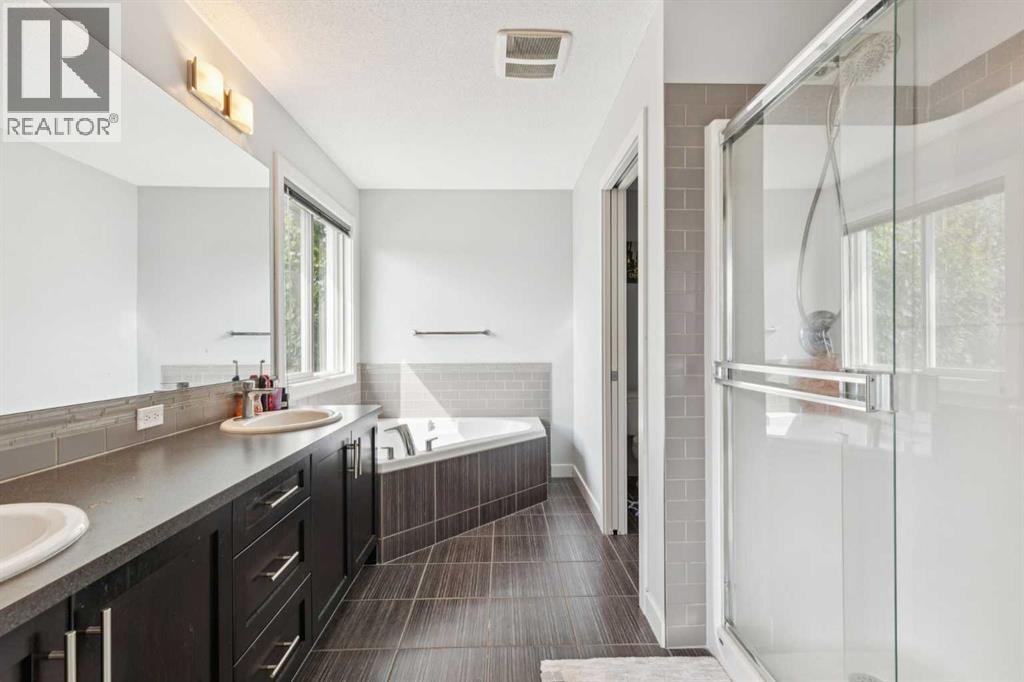 325 Evanspark Gardens NW — photo 15