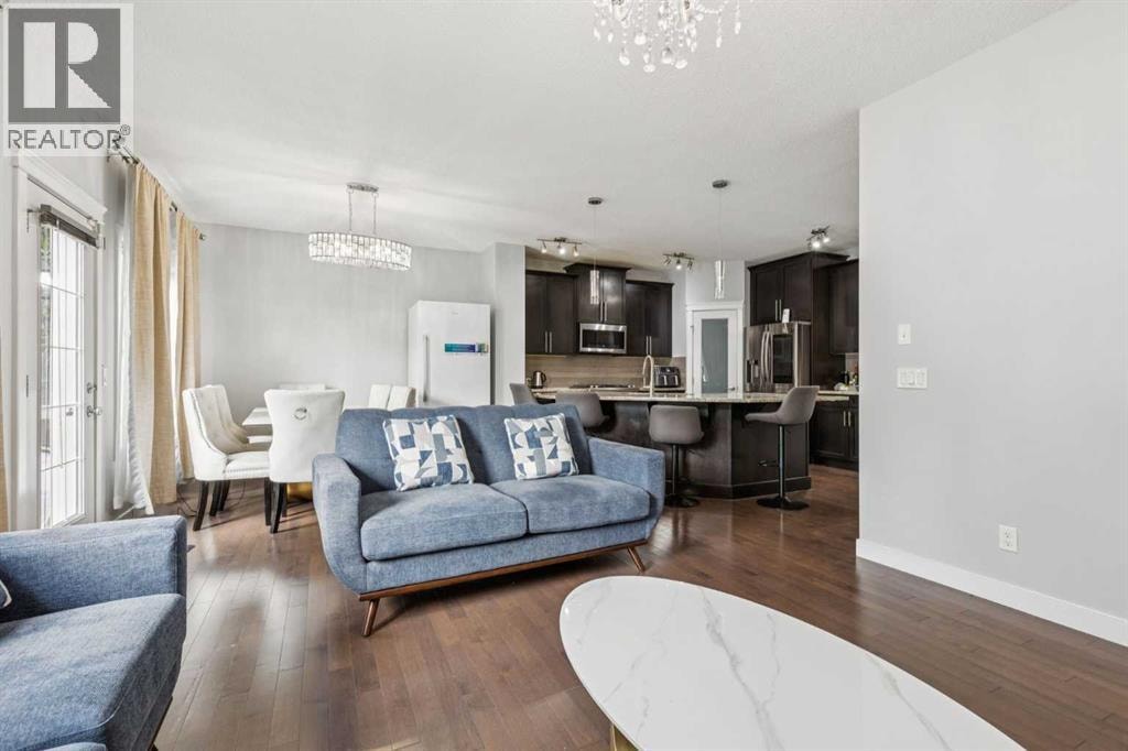 325 Evanspark Gardens NW — photo 8