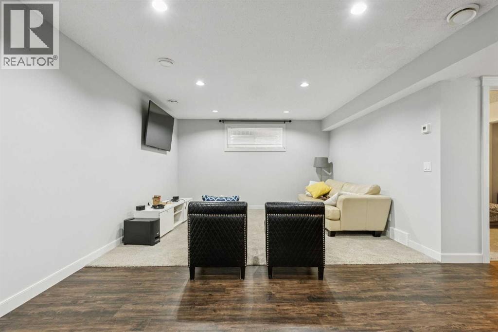 325 Evanspark Gardens NW — photo 22
