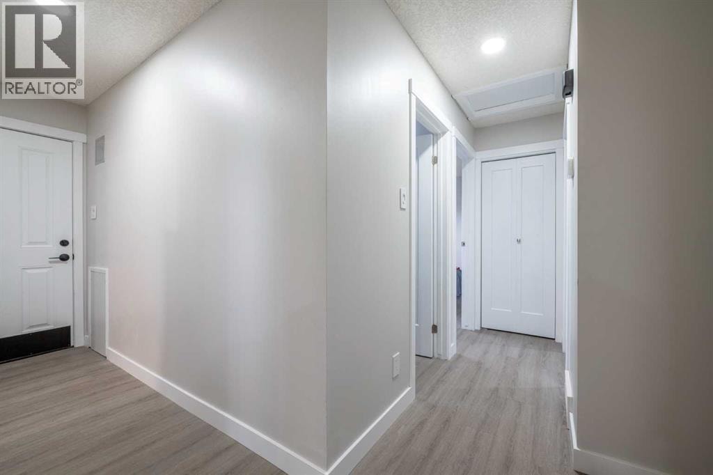 6036 4 Street NE — photo 10