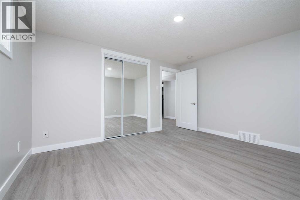 6036 4 Street NE — photo 33