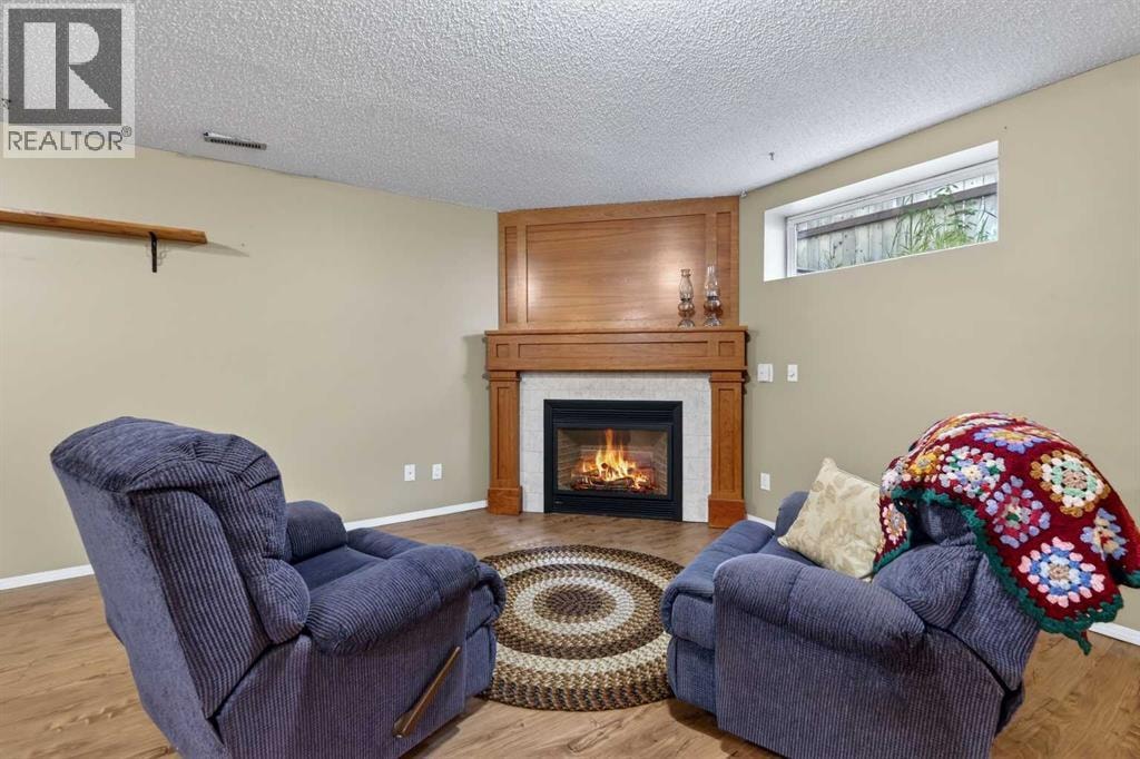 118 Invermere Drive Drive — photo 33