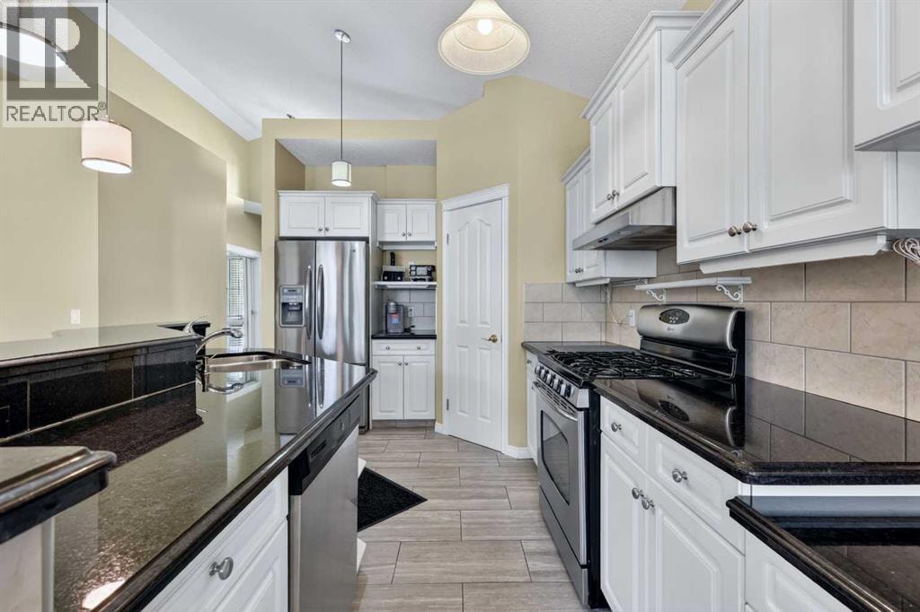 118 Invermere Drive Drive — photo 14