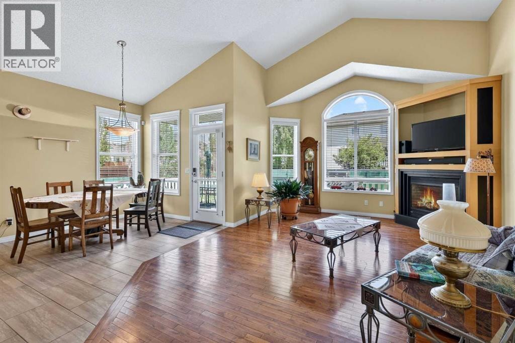 118 Invermere Drive Drive — photo 8