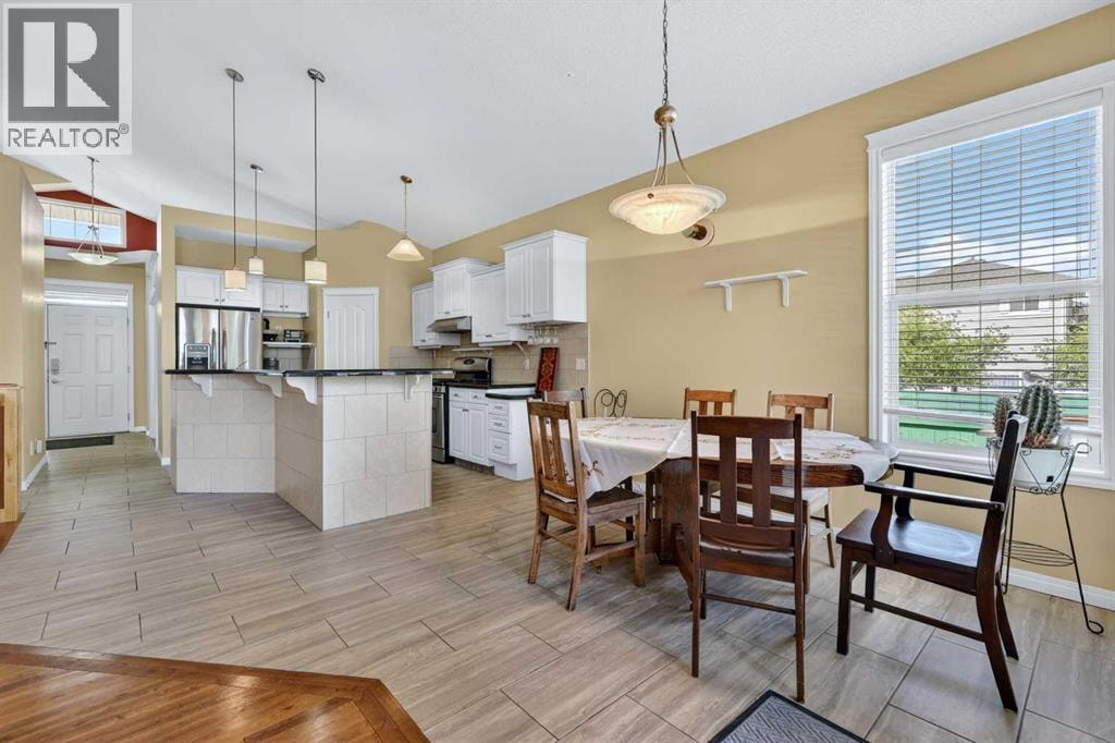 118 Invermere Drive Drive — photo 10