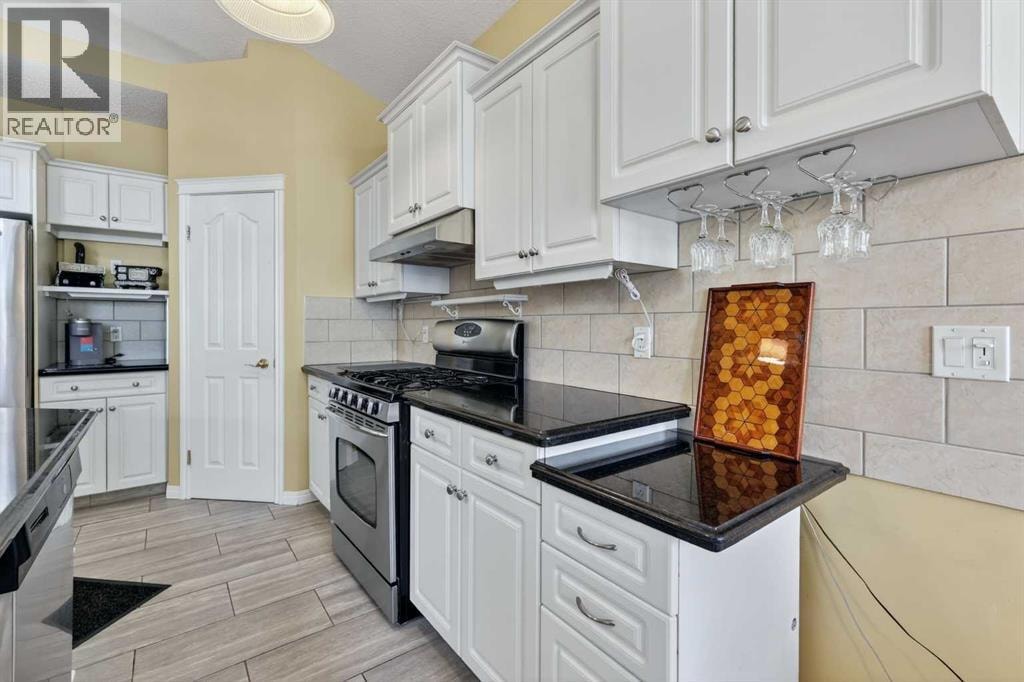 118 Invermere Drive Drive — photo 15