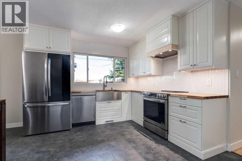 840 Raynard Crescent SE — photo 4