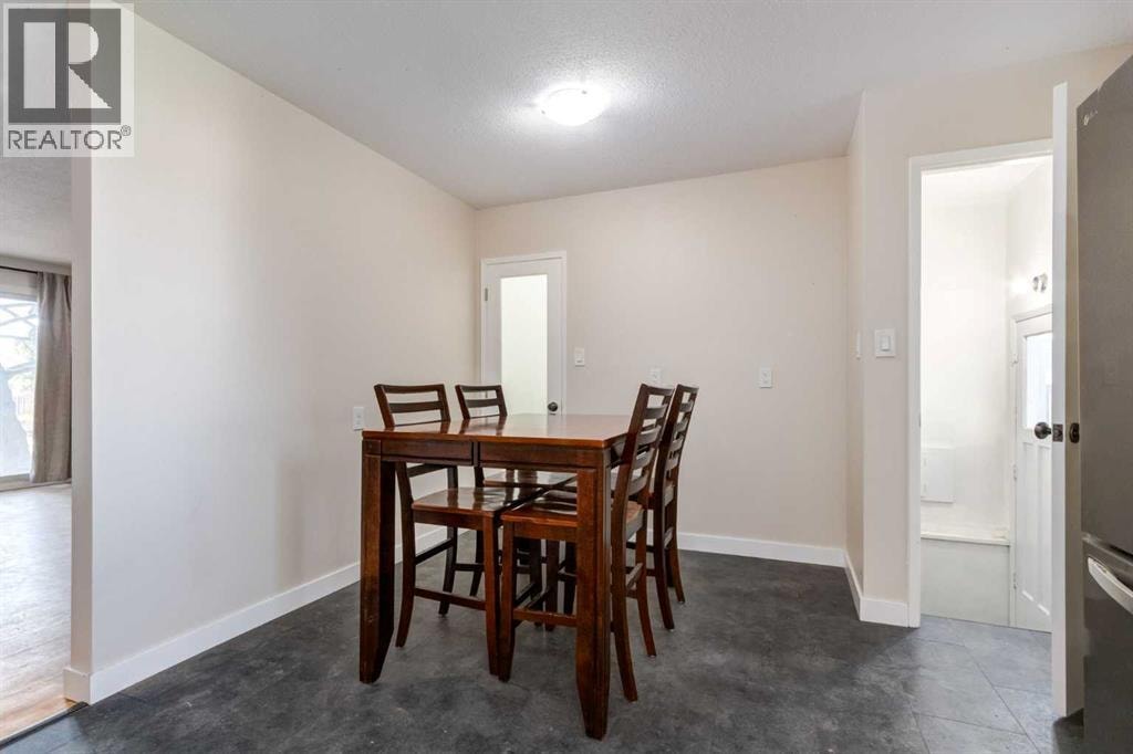 840 Raynard Crescent SE — photo 8