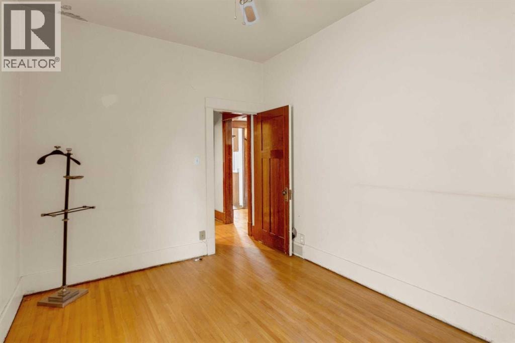 2003 26a Street SW — photo 24
