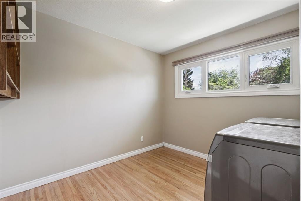 8028 5 Street SW — photo 13