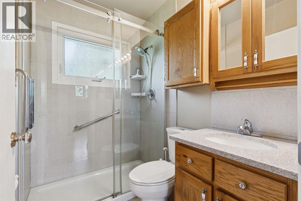8028 5 Street SW — photo 15
