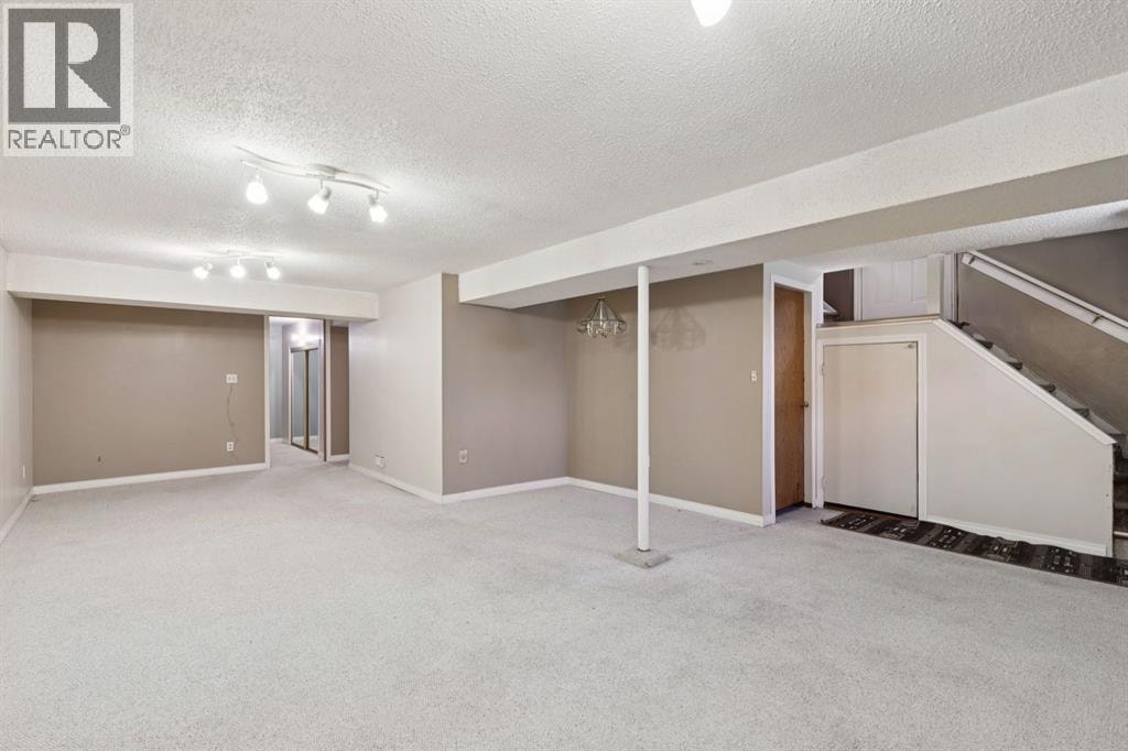 8028 5 Street SW — photo 17