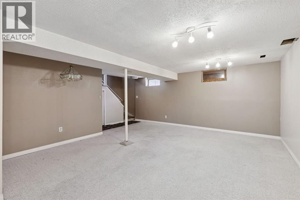 8028 5 Street SW — photo 18
