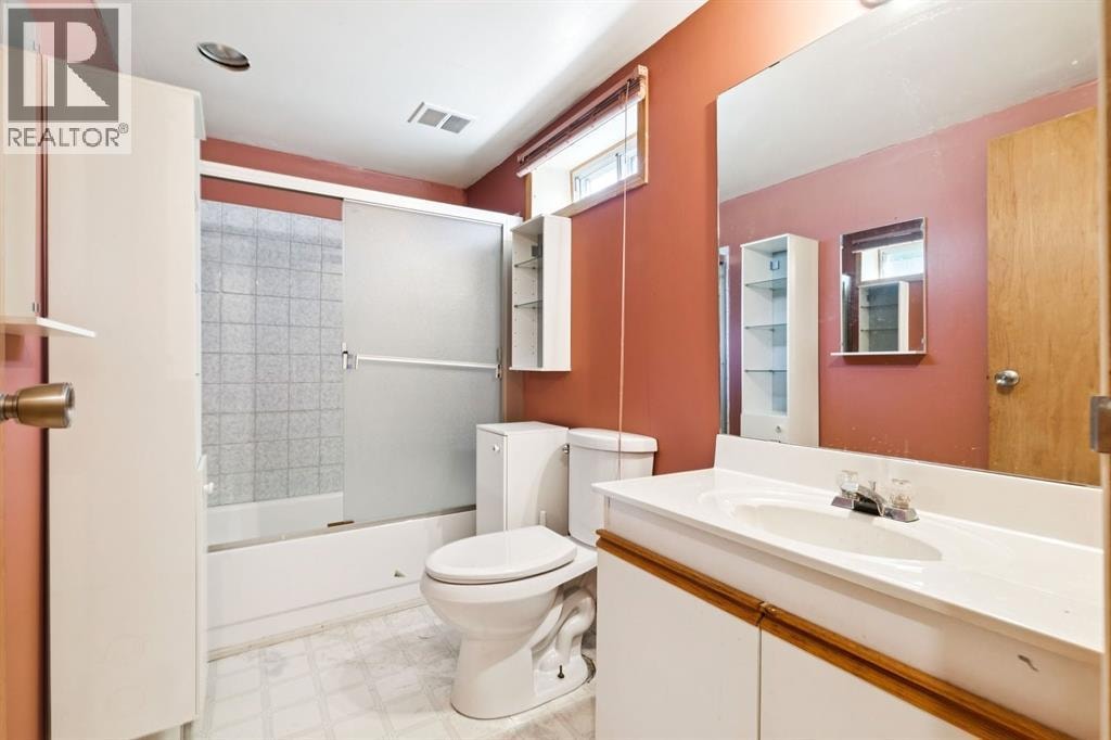 8028 5 Street SW — photo 20