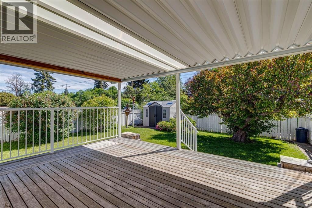 8028 5 Street SW — photo 21