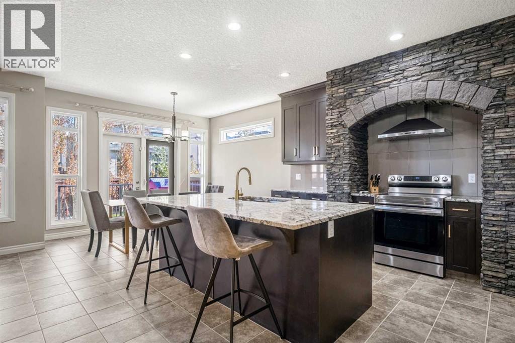 495 Cranford Drive SE — photo 3