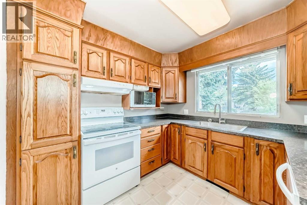 1228 Rosehill Drive NW — photo 5